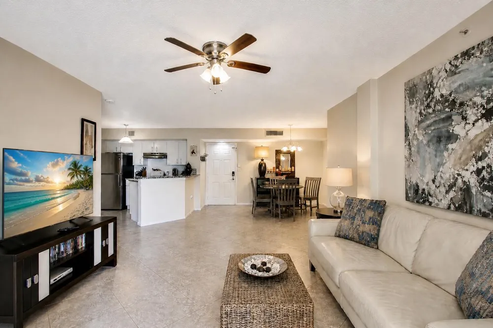 1000 Scotia Drive #204 Hypoluxo, FL 33462