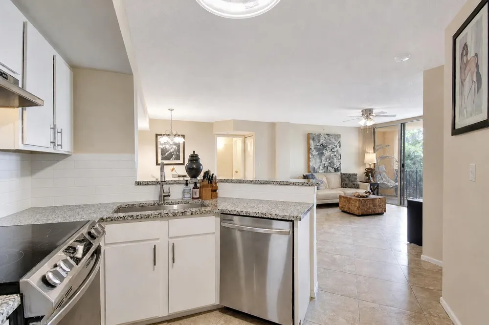 1000 Scotia Drive #204 Hypoluxo, FL 33462