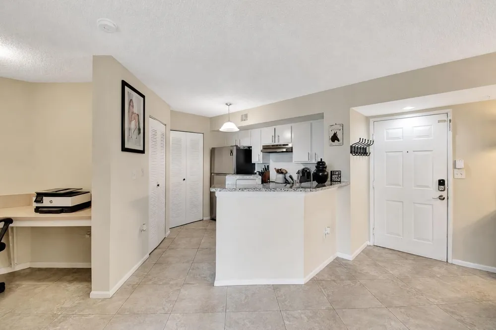 1000 Scotia Drive #204 Hypoluxo, FL 33462