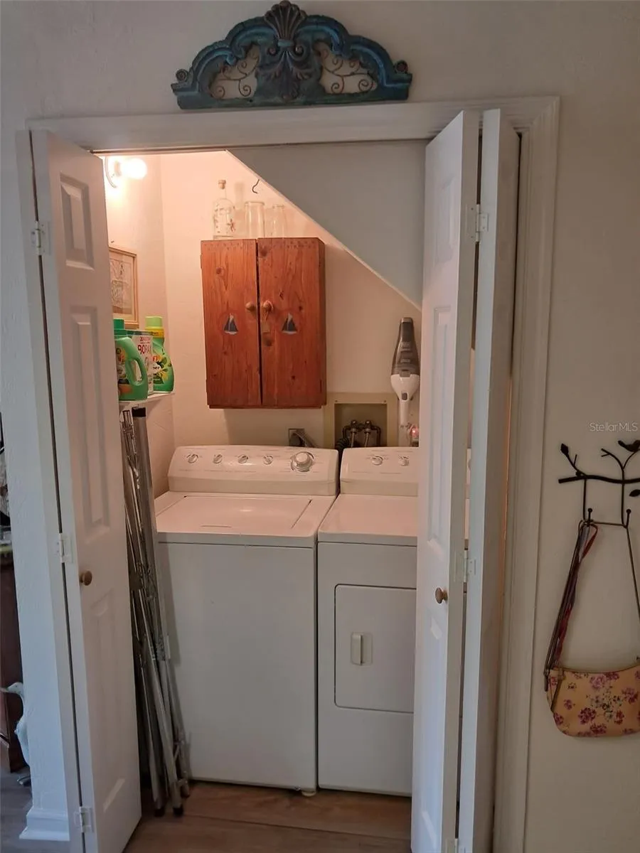 1922 S RIVERSIDE DRIVE Edgewater, FL 32141