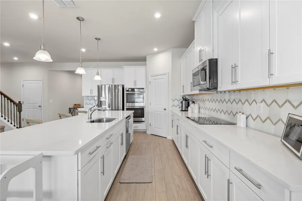 7878 GREENWAY AVENUE Wesley Chapel, FL 33544