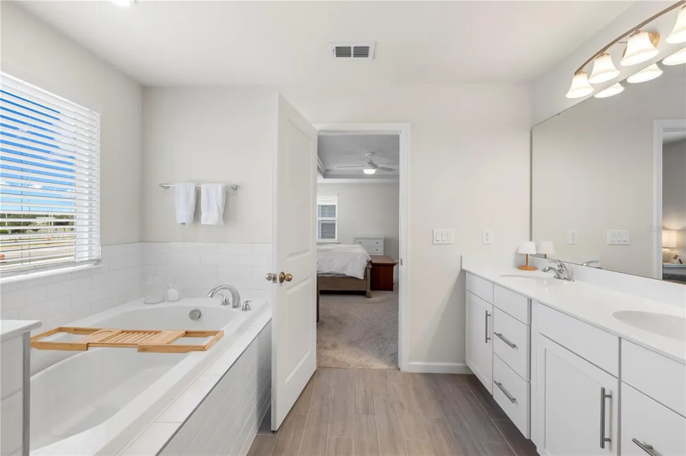 7878 GREENWAY AVENUE Wesley Chapel, FL 33544