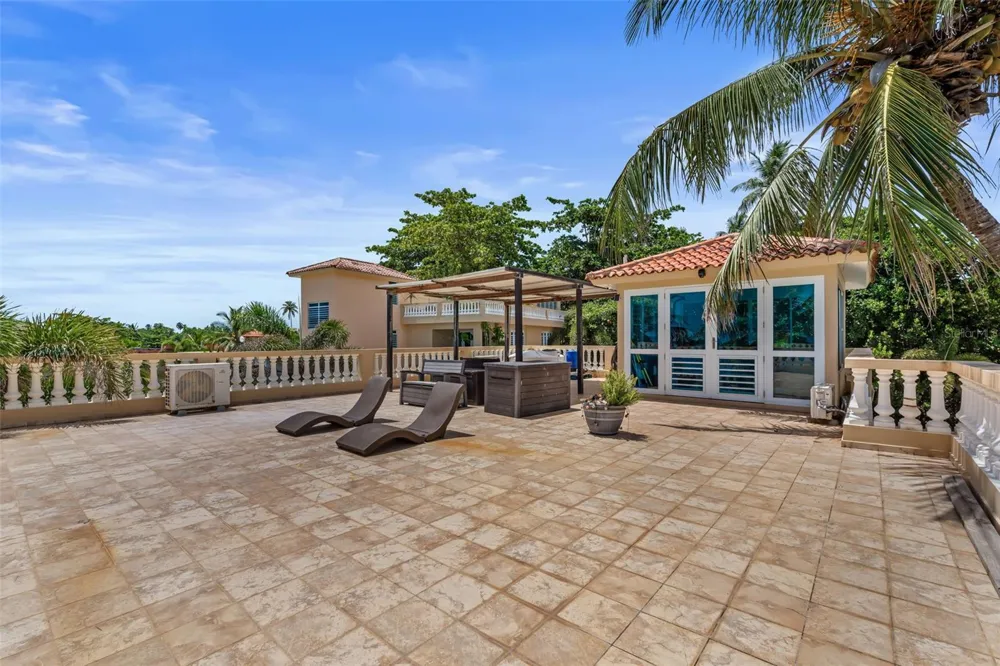 8 CONDO OCEAN VIEW CASTLE Aguada, PR 00602