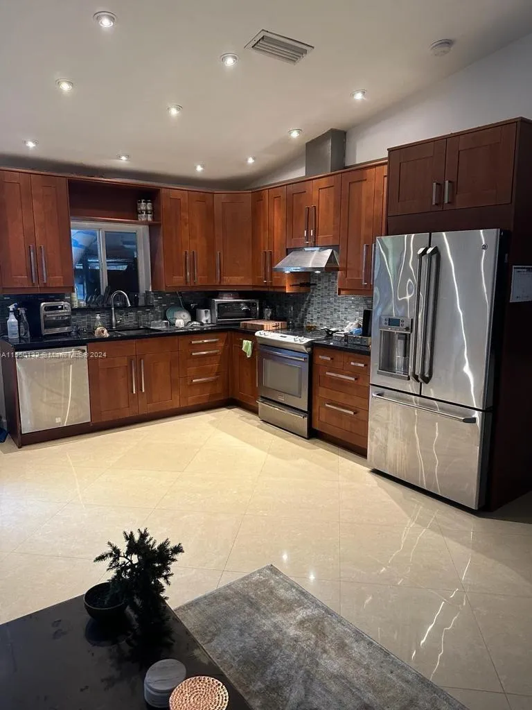 4920 SW 27th Avenue Fort Lauderdale, FL 33312