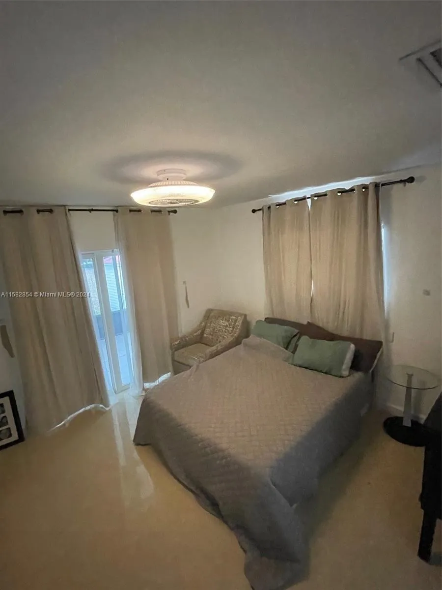 4920 SW 27th Avenue Fort Lauderdale, FL 33312