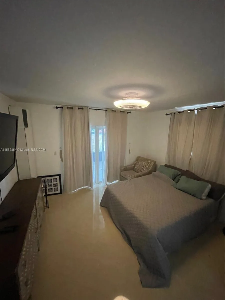 4920 SW 27th Avenue Fort Lauderdale, FL 33312