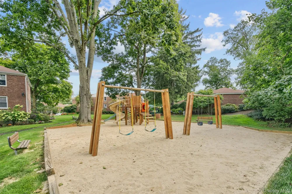 6 Bryant Crescent #1H White Plains, NY 10605