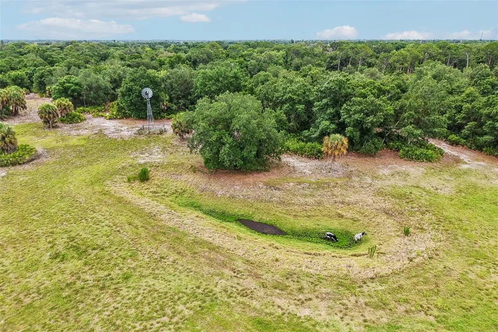 5005 BEE RIDGE ROAD Sarasota, FL 34233