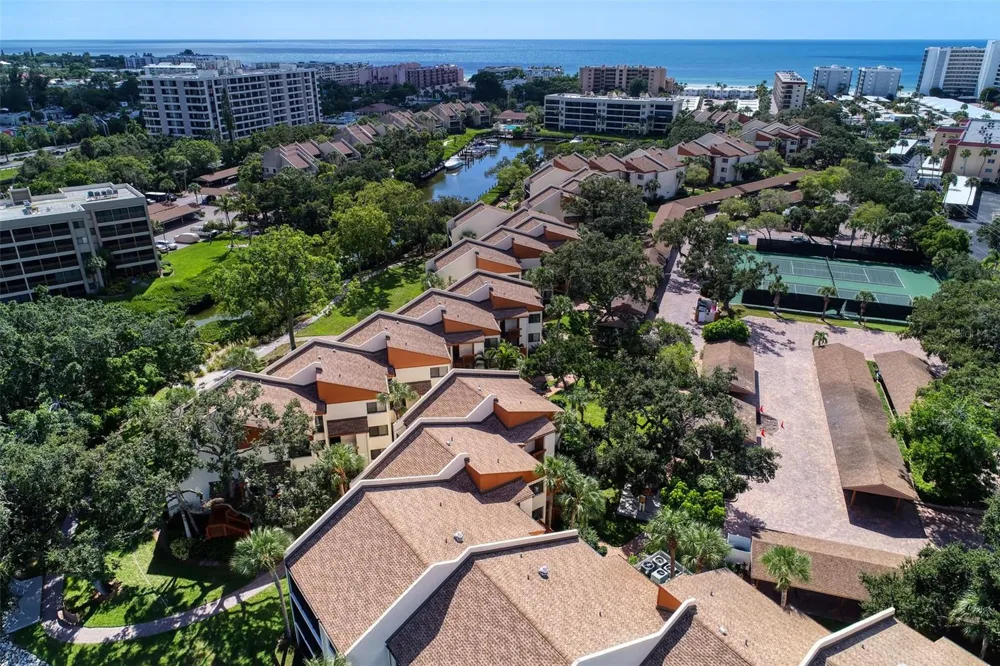 1800 COVE II PLACE #213 Sarasota, FL 34242