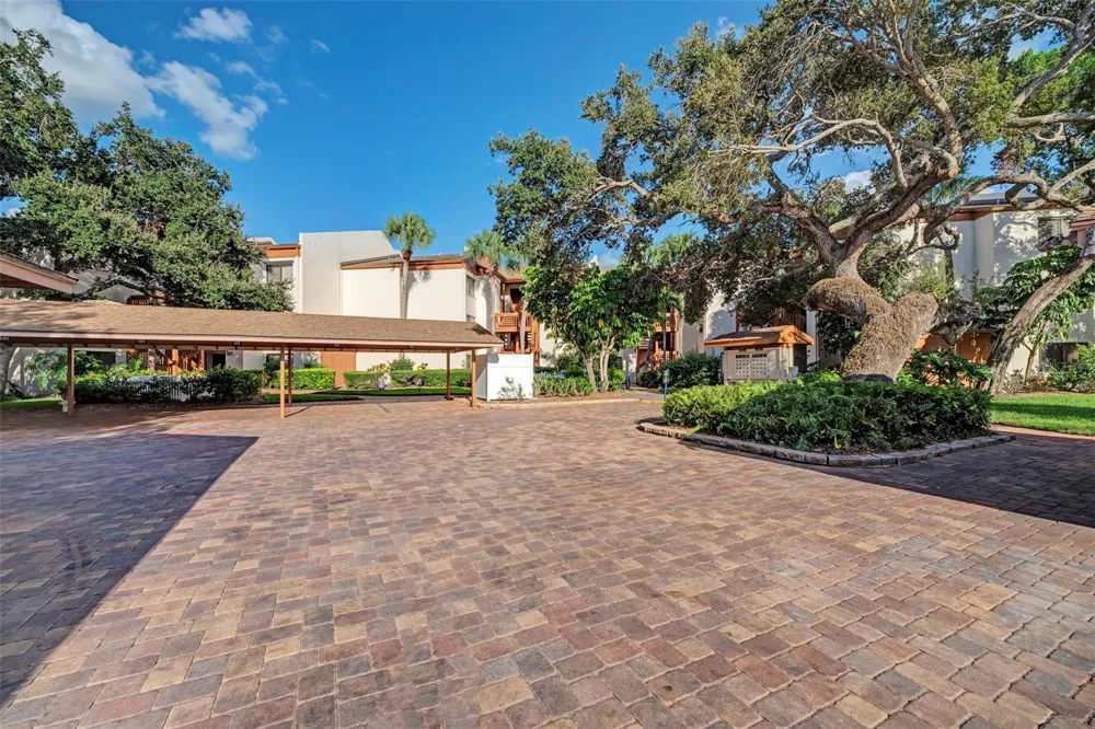 1800 COVE II PLACE #213 Sarasota, FL 34242