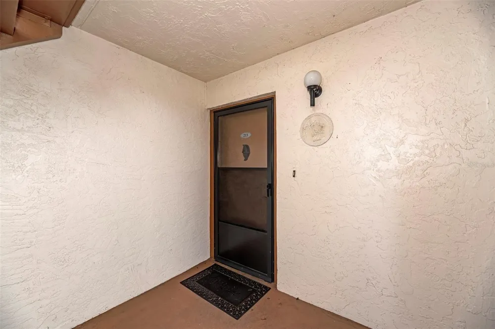 1800 COVE II PLACE #213 Sarasota, FL 34242