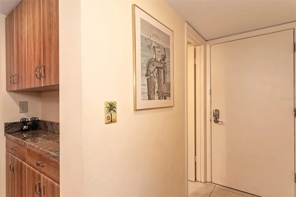 1800 COVE II PLACE #213 Sarasota, FL 34242