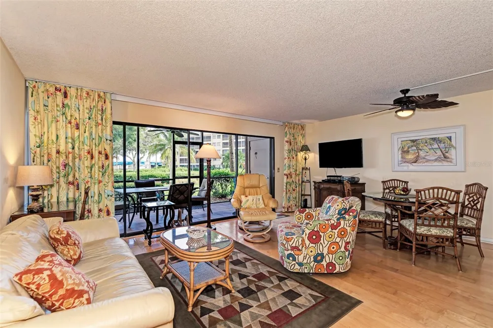 1800 COVE II PLACE #213 Sarasota, FL 34242