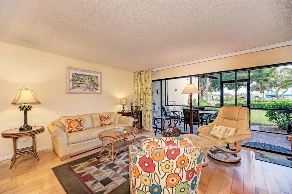 1800 COVE II PLACE #213 Sarasota, FL 34242