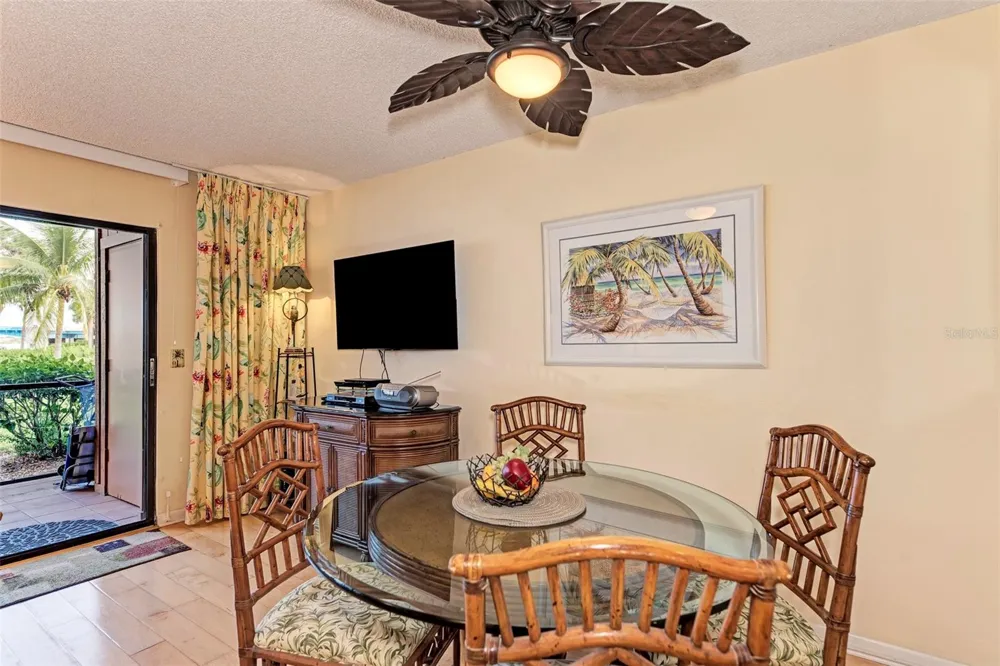 1800 COVE II PLACE #213 Sarasota, FL 34242