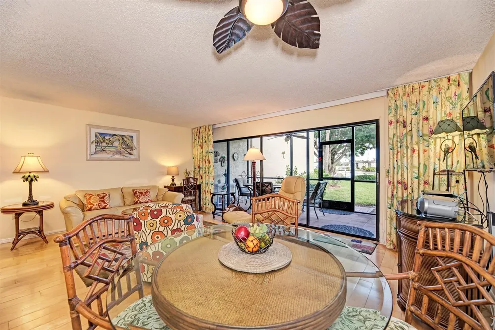 1800 COVE II PLACE #213 Sarasota, FL 34242