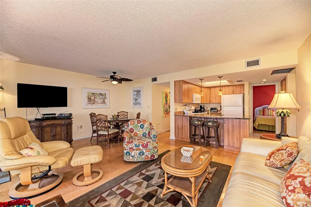1800 COVE II PLACE #213 Sarasota, FL 34242