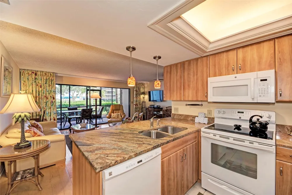 1800 COVE II PLACE #213 Sarasota, FL 34242