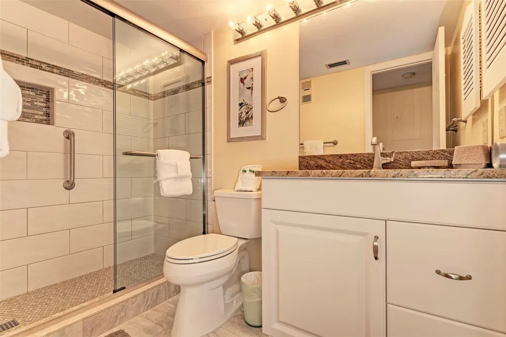 1800 COVE II PLACE #213 Sarasota, FL 34242