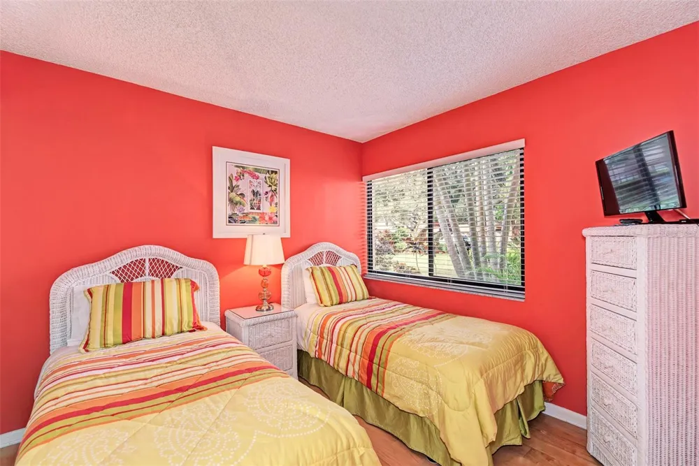 1800 COVE II PLACE #213 Sarasota, FL 34242