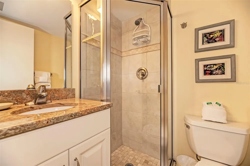 1800 COVE II PLACE #213 Sarasota, FL 34242