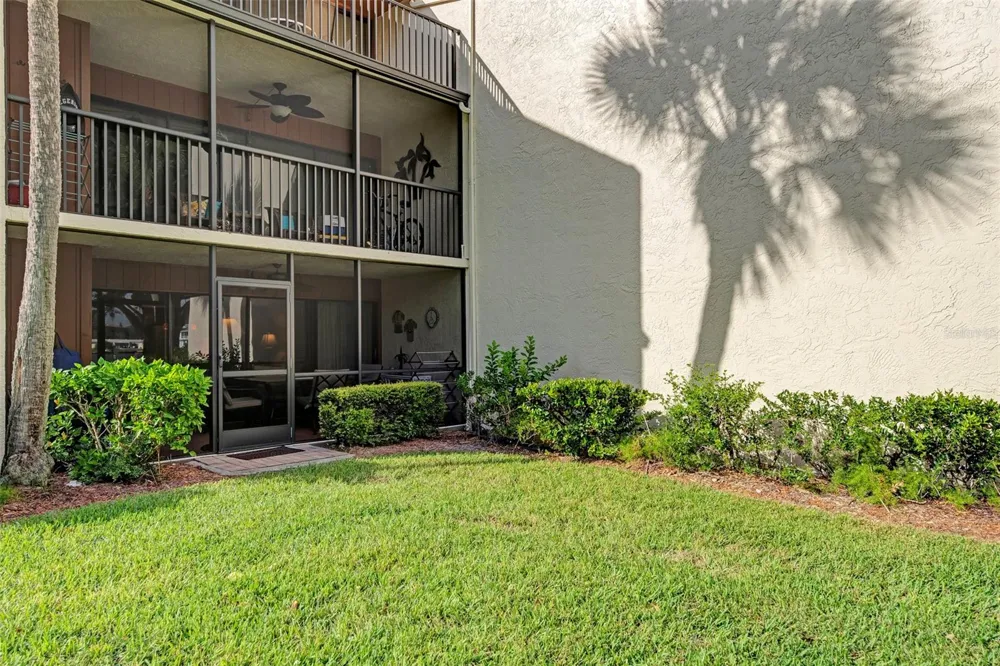 1800 COVE II PLACE #213 Sarasota, FL 34242