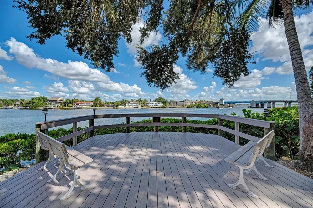 1800 COVE II PLACE #213 Sarasota, FL 34242