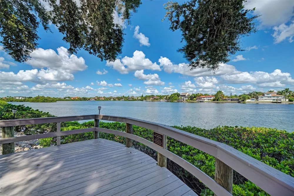 1800 COVE II PLACE #213 Sarasota, FL 34242