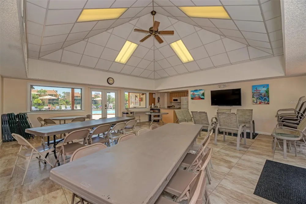 1800 COVE II PLACE #213 Sarasota, FL 34242