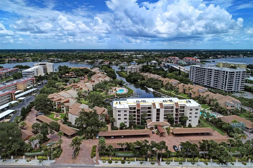 1800 COVE II PLACE #213 Sarasota, FL 34242