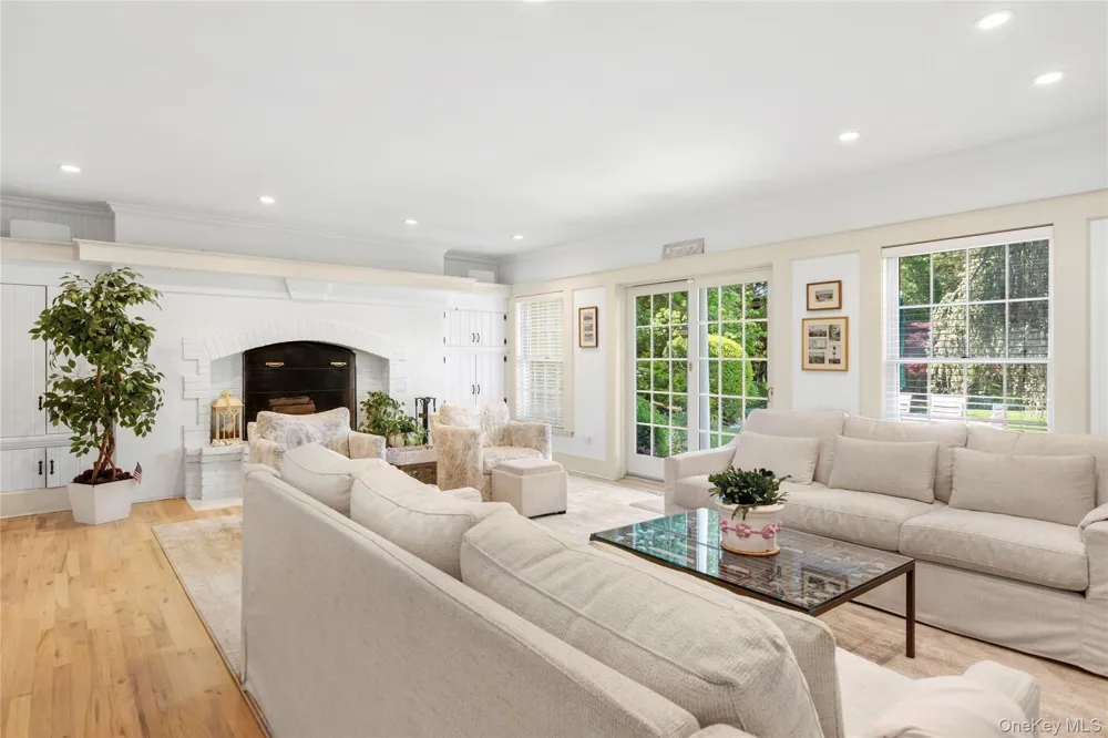 45 Beach Lane Westhampton Beach, NY 11978