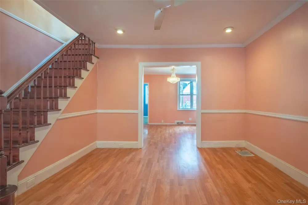 11205 103rd Avenue Richmond Hill, NY 11419