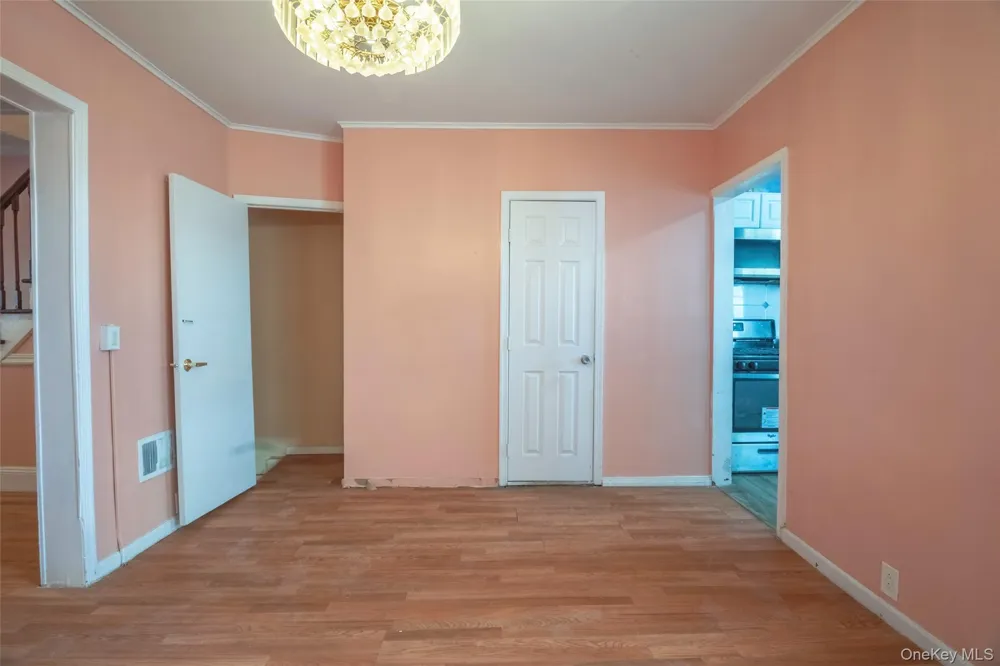 11205 103rd Avenue Richmond Hill, NY 11419