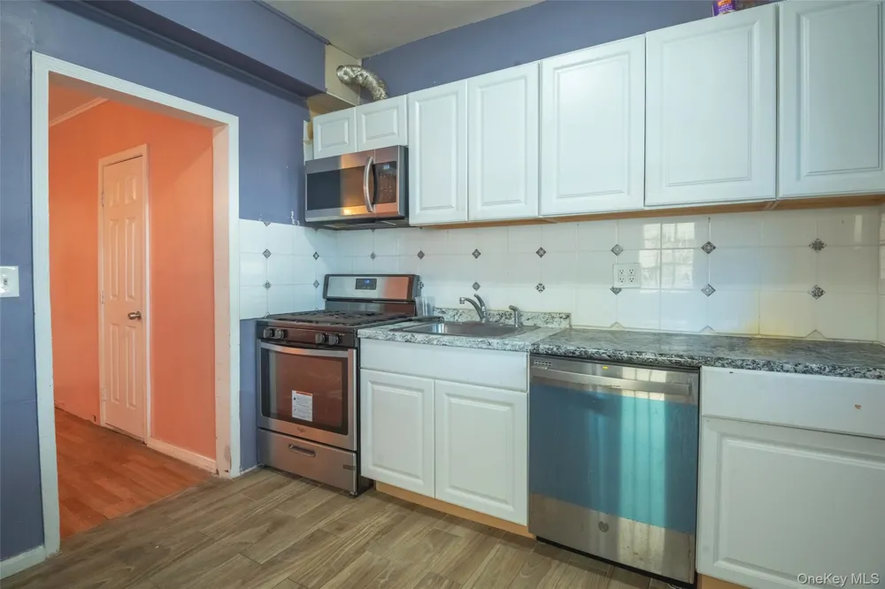 11205 103rd Avenue Richmond Hill, NY 11419