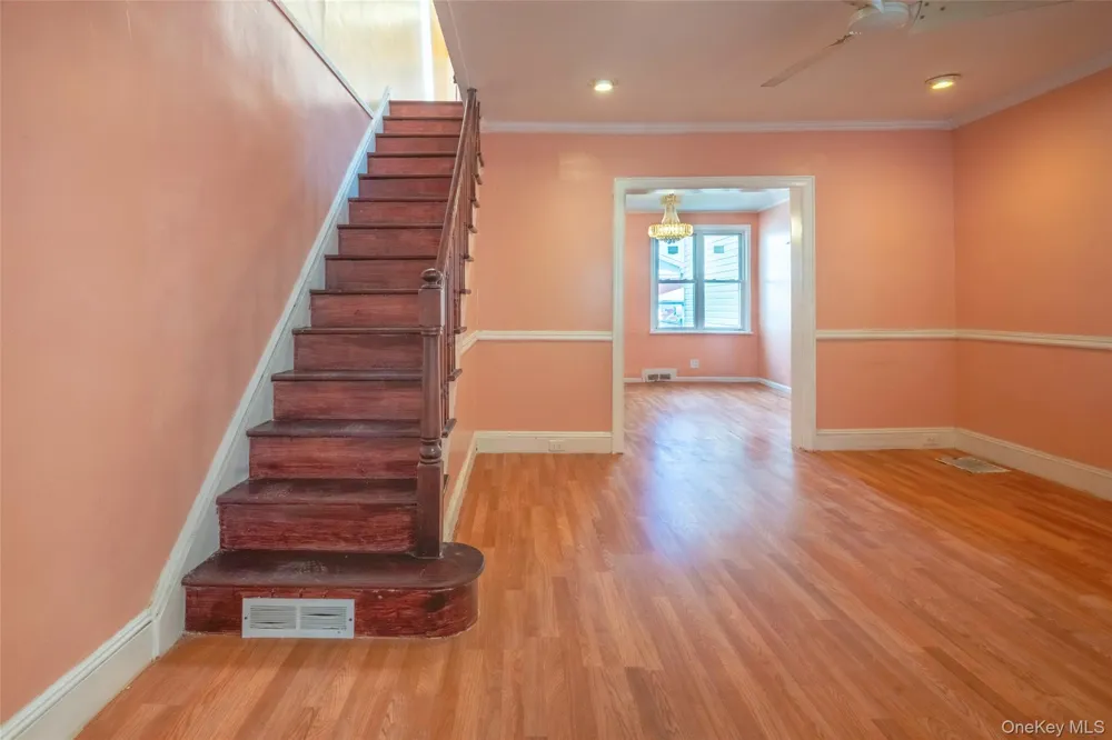 11205 103rd Avenue Richmond Hill, NY 11419