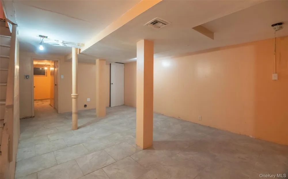 11205 103rd Avenue Richmond Hill, NY 11419