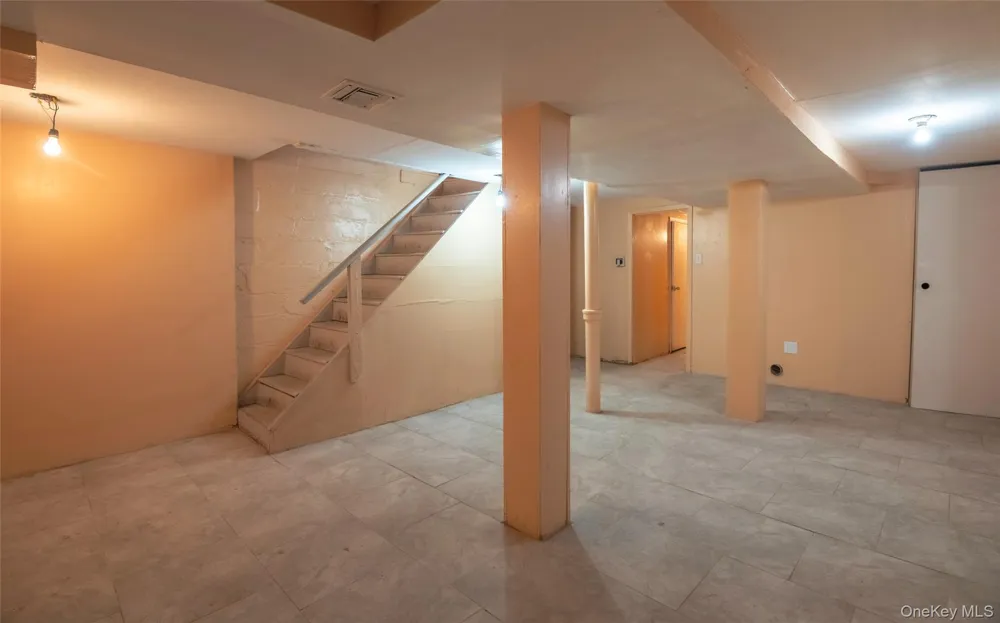 11205 103rd Avenue Richmond Hill, NY 11419