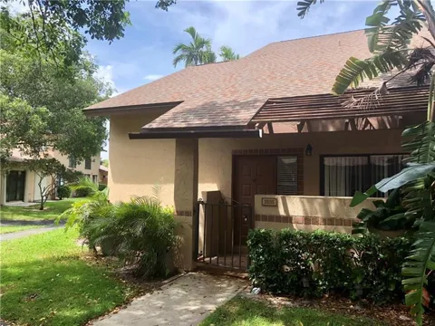 3605 NW 21st Court