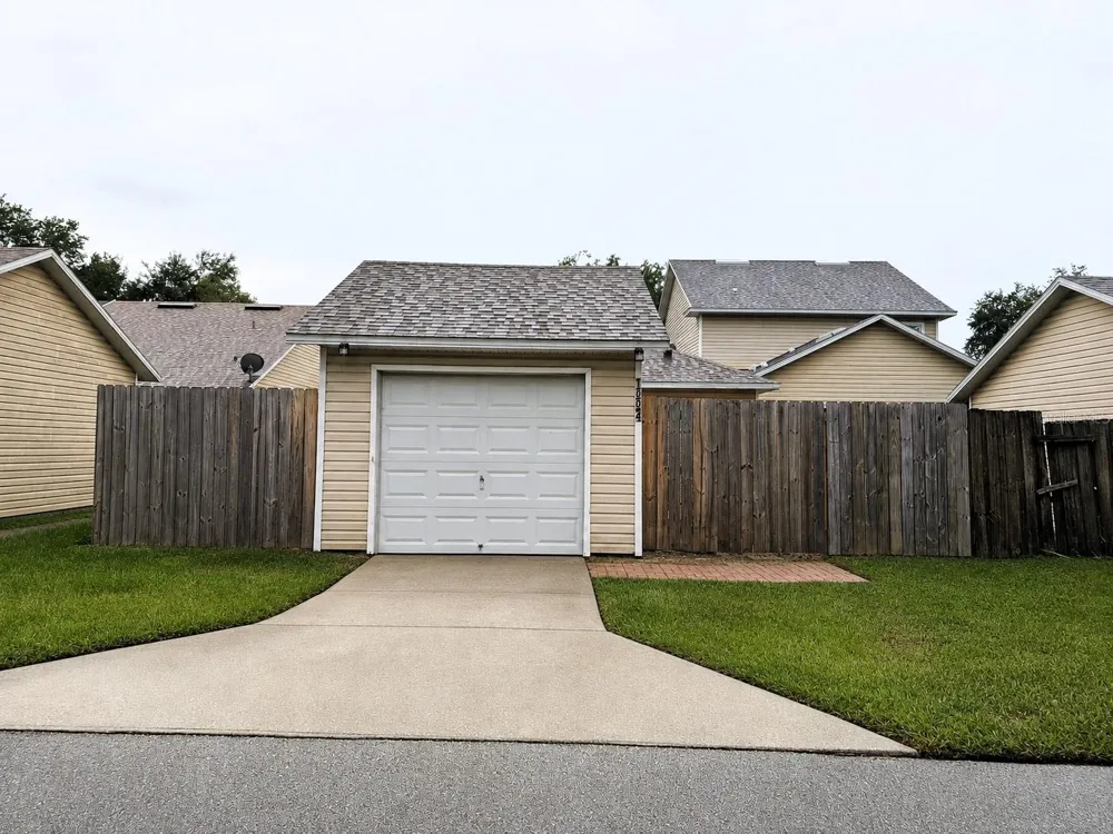 1004 PARK CENTRAL CIRCLE Groveland, FL 34736