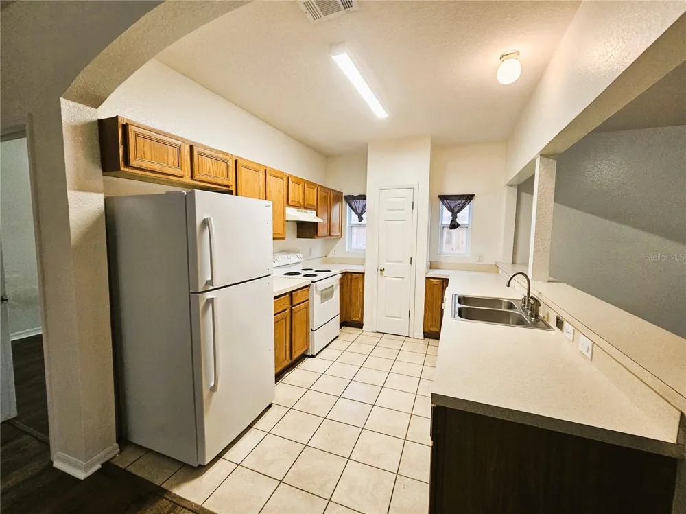 1004 PARK CENTRAL CIRCLE Groveland, FL 34736