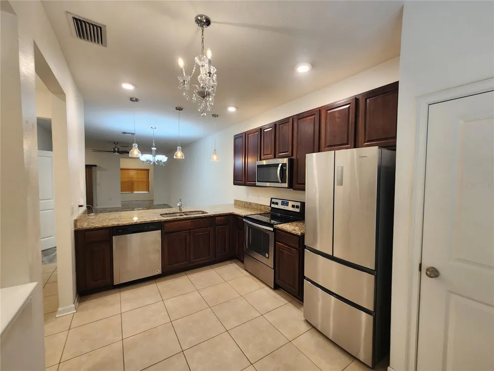 1112 HILLHURST DRIVE Wesley Chapel, FL 33543