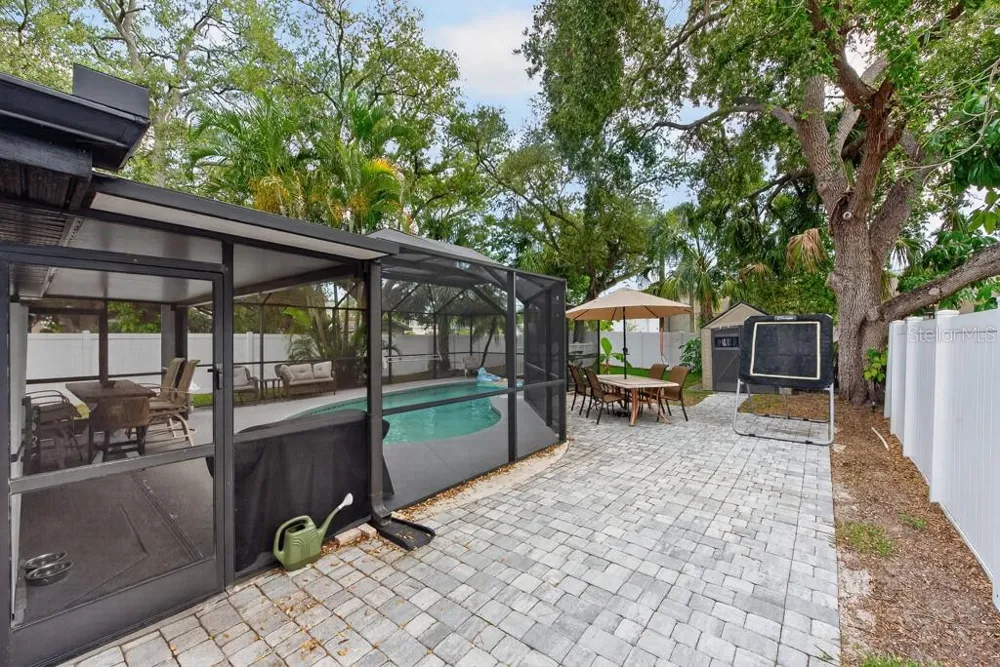 1715 S HUBERT AVENUE Tampa, FL 33629