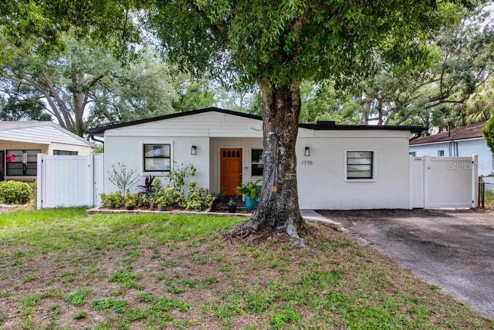 1715 S HUBERT AVENUE Tampa, FL 33629