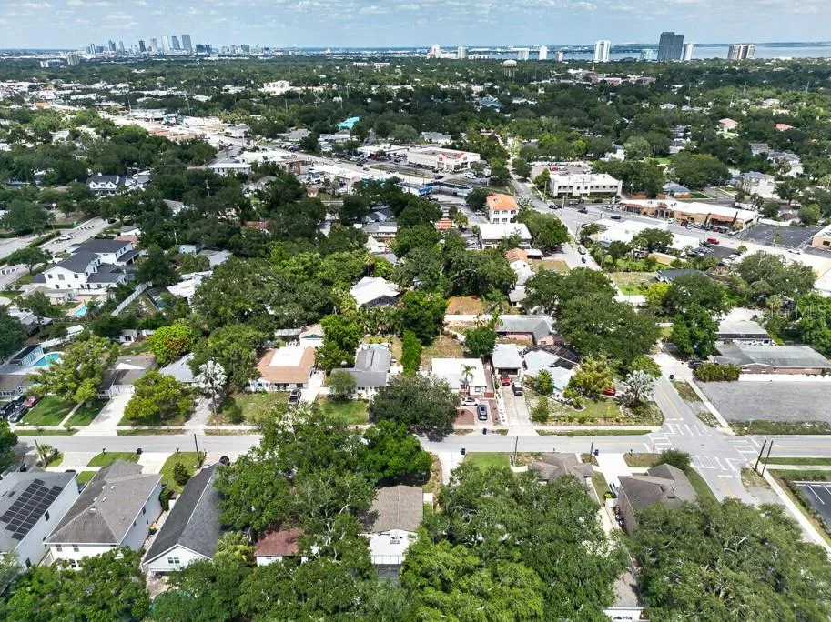 1715 S HUBERT AVENUE Tampa, FL 33629