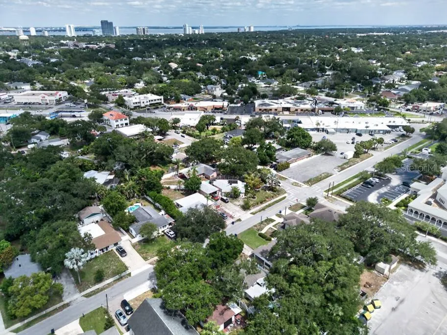 1715 S HUBERT AVENUE Tampa, FL 33629