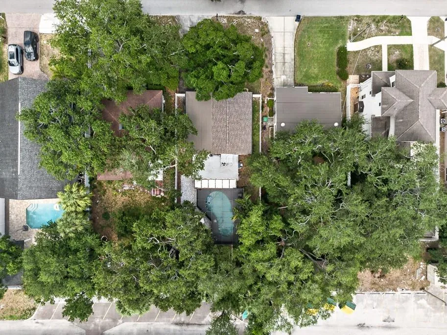 1715 S HUBERT AVENUE Tampa, FL 33629