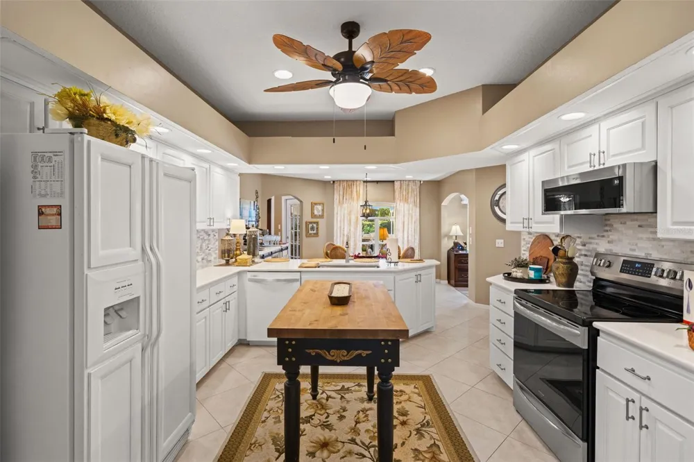 8420 MAYBELLE DRIVE Weeki Wachee, FL 34613