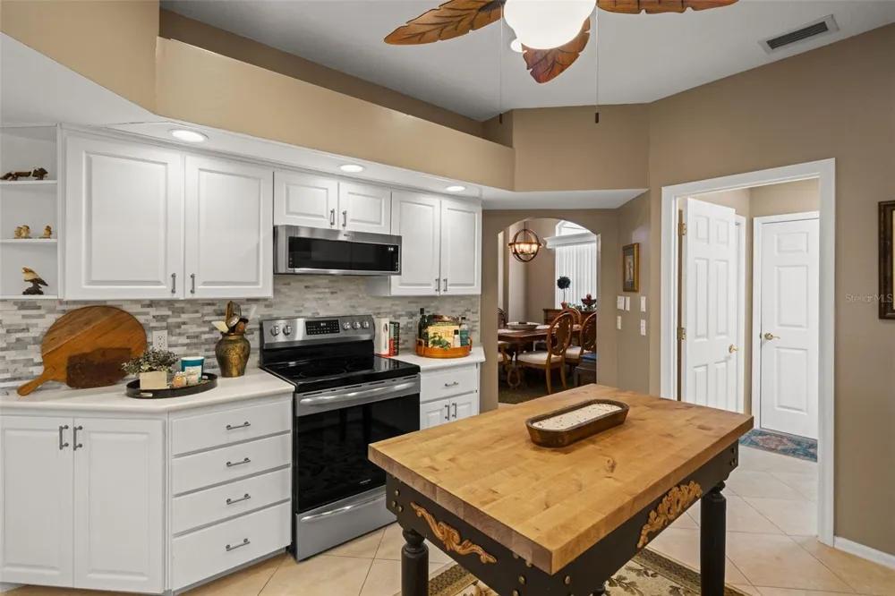 8420 MAYBELLE DRIVE Weeki Wachee, FL 34613