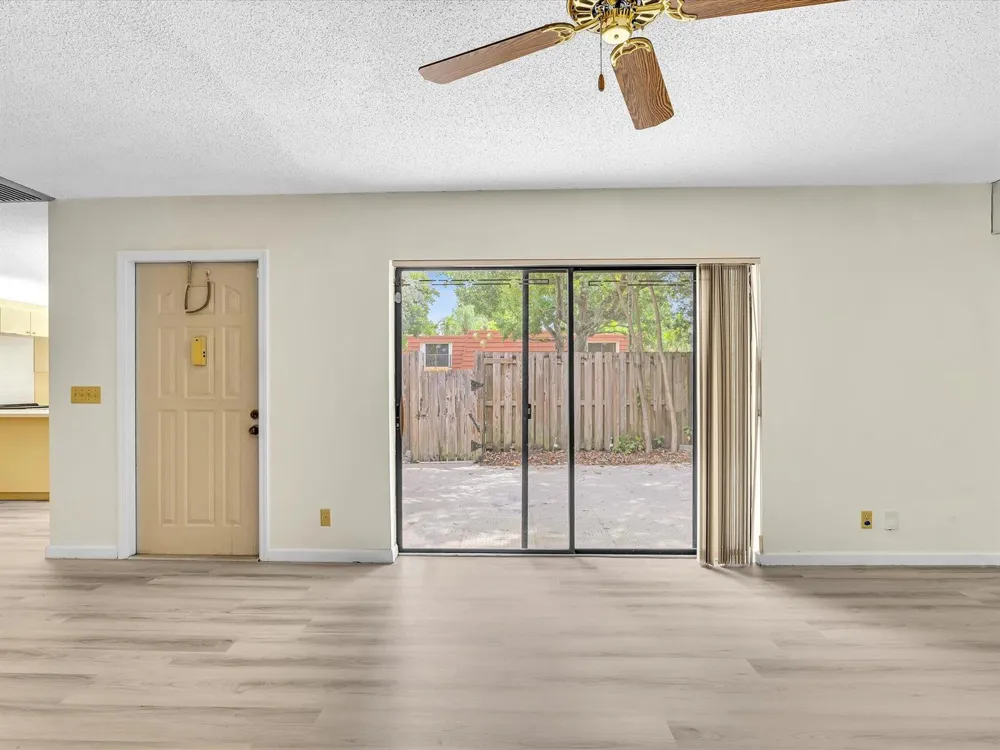 713 NW 99th Circle Plantation, FL 33324