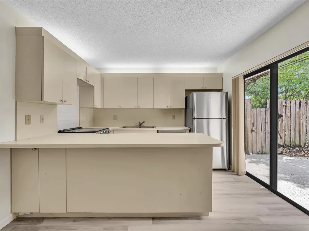 713 NW 99th Circle Plantation, FL 33324